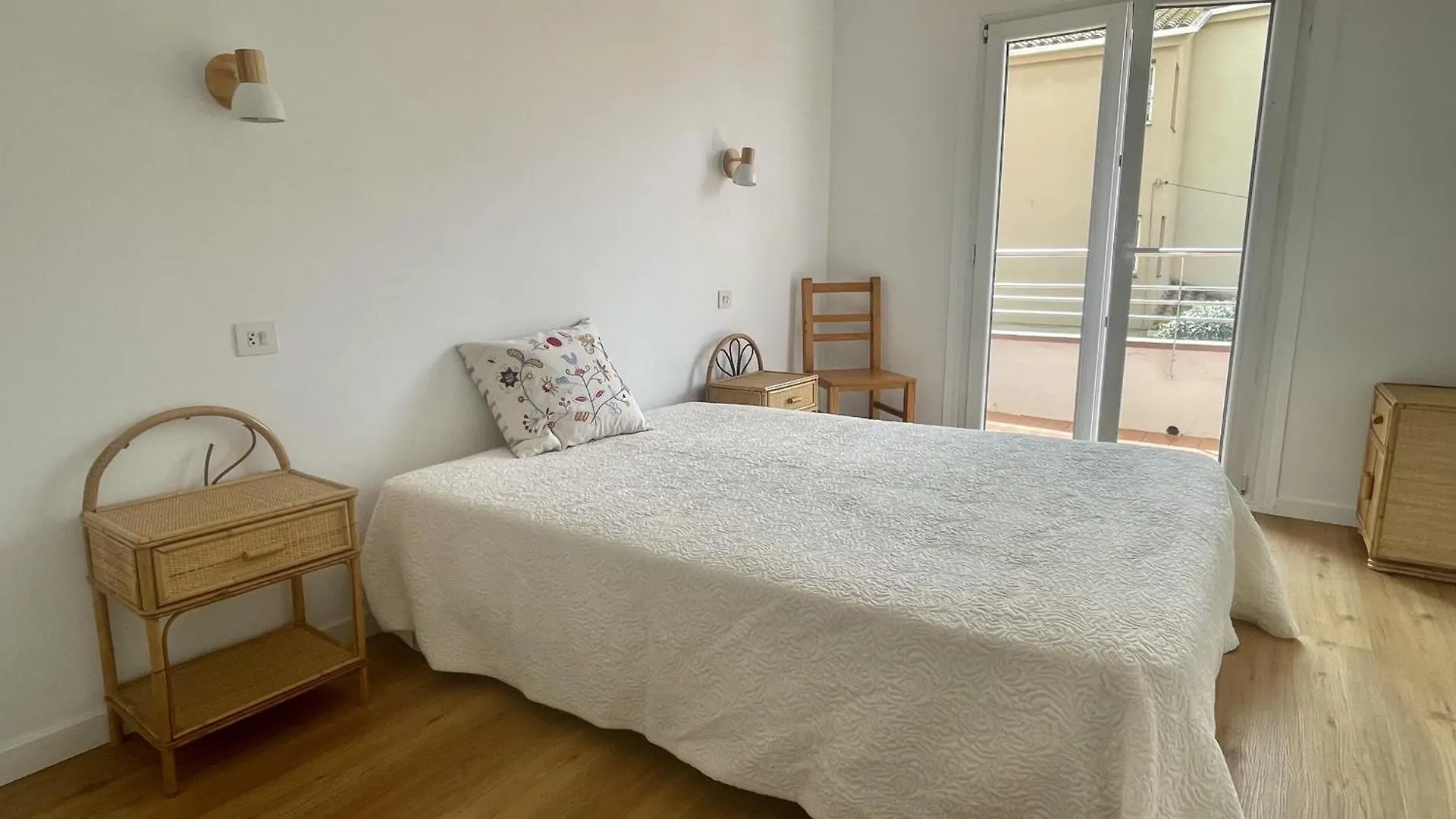 Migjorn A 1-2 Apartament 埃斯塔蒂特 0*,